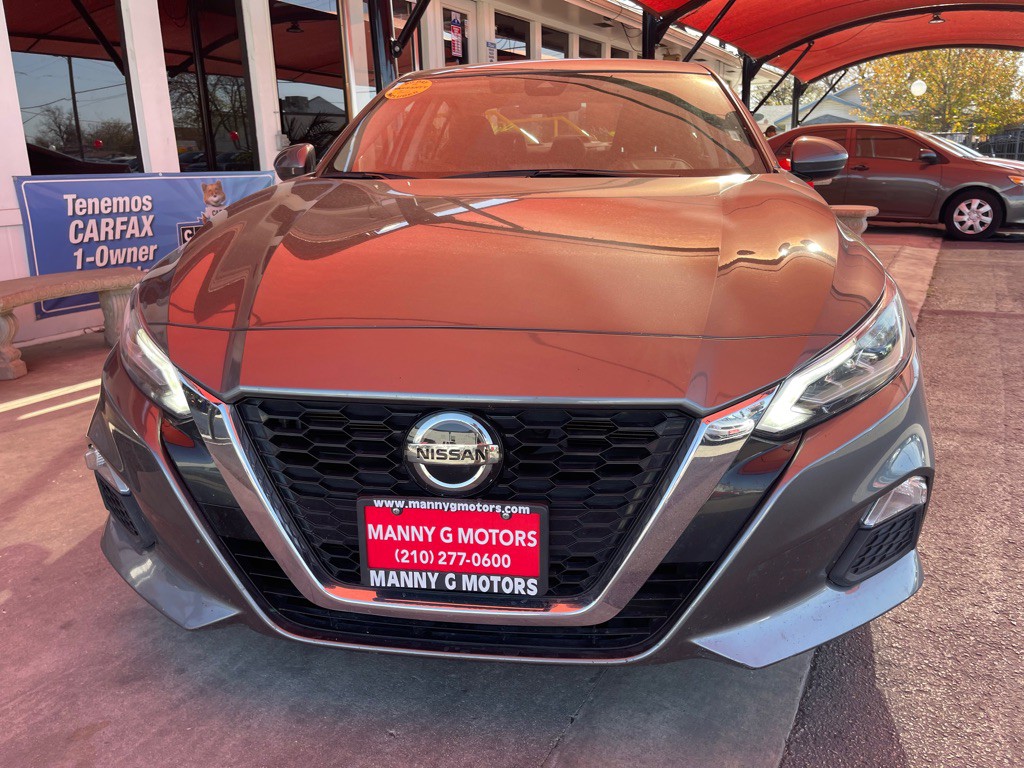2022 Nissan Altima Image 2