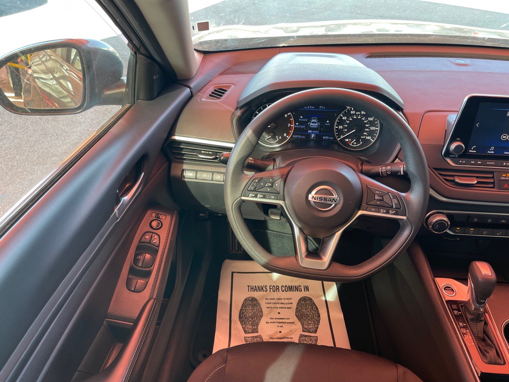 2022 Nissan Altima Image 7