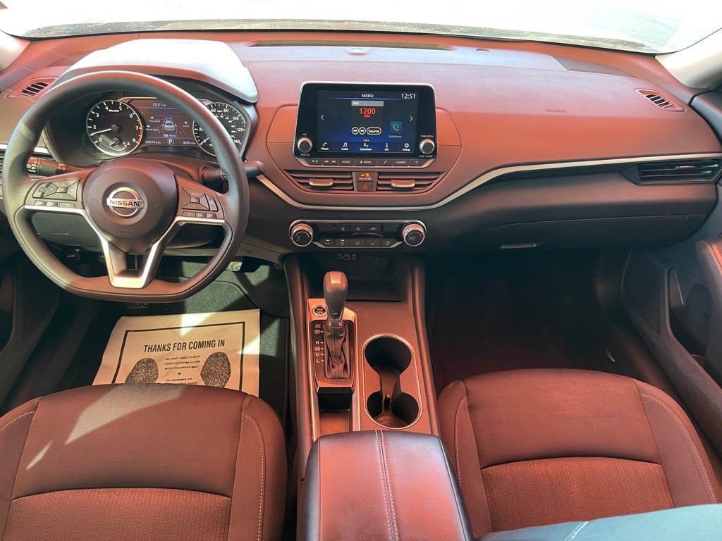 2022 Nissan Altima Image 8