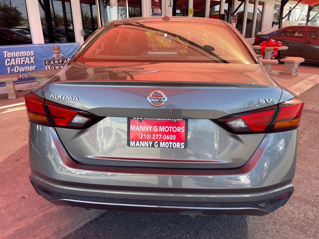 2022 Nissan Altima Image 12