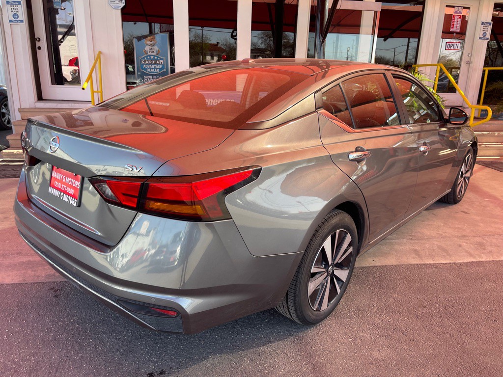 2022 Nissan Altima Image 16