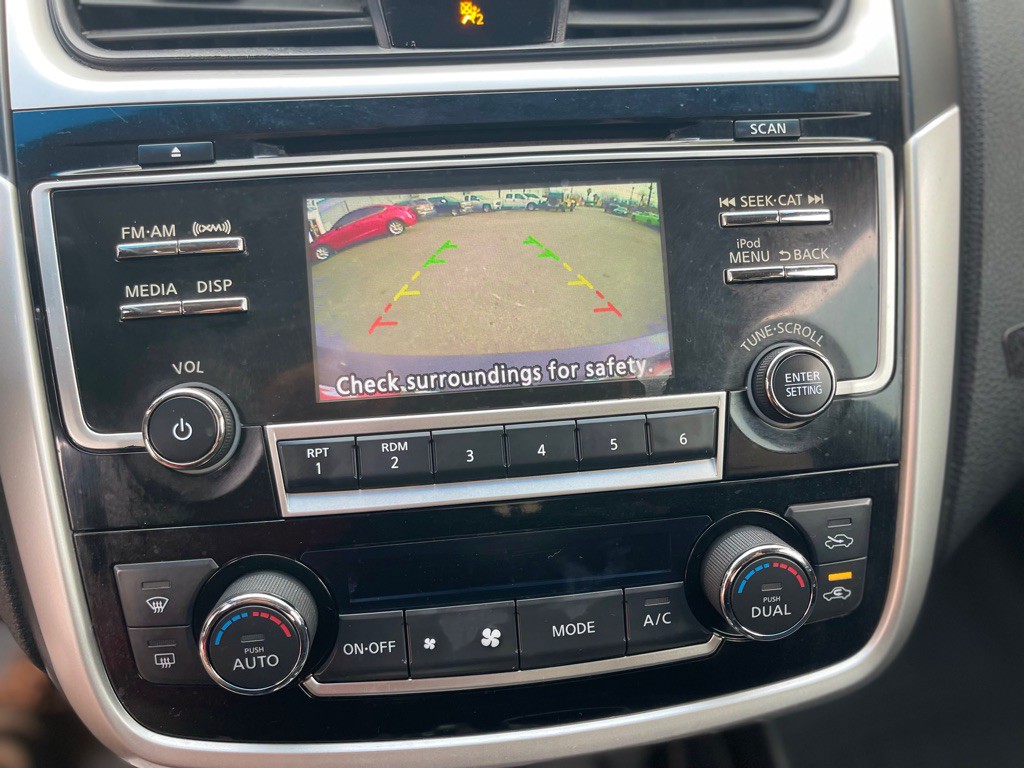 2018 Nissan Altima Image 10