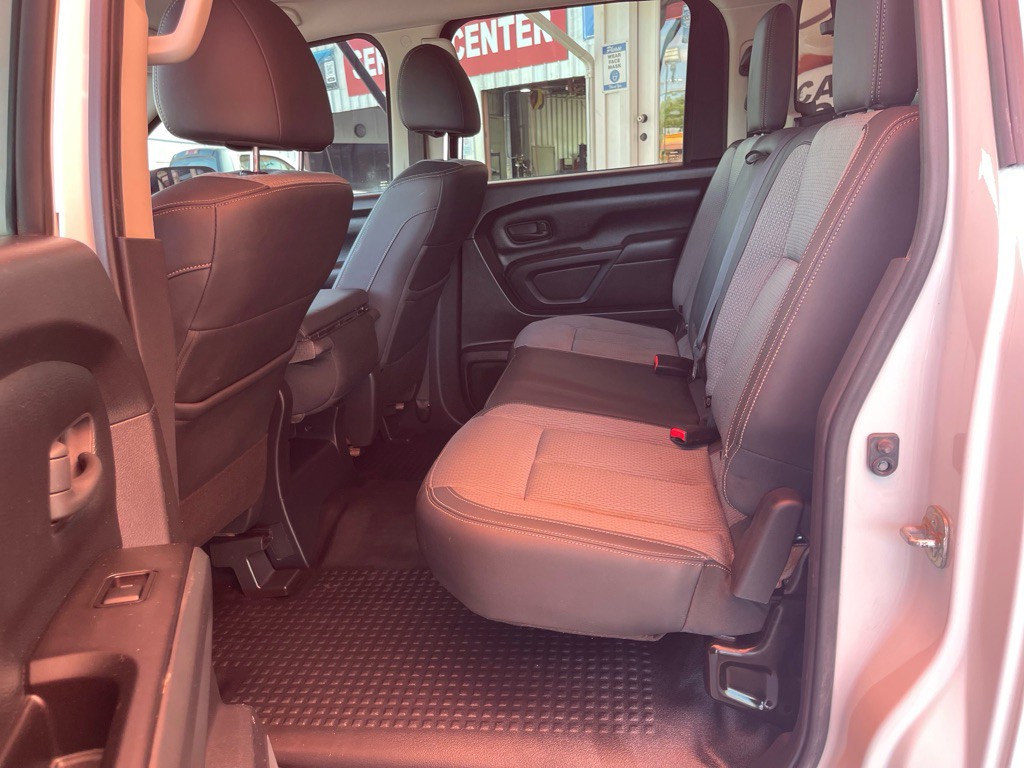 2019 Nissan Titan Image 5