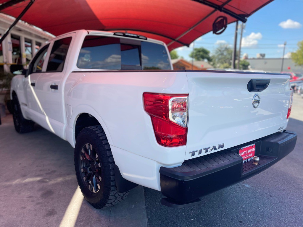 2019 Nissan Titan Image 11