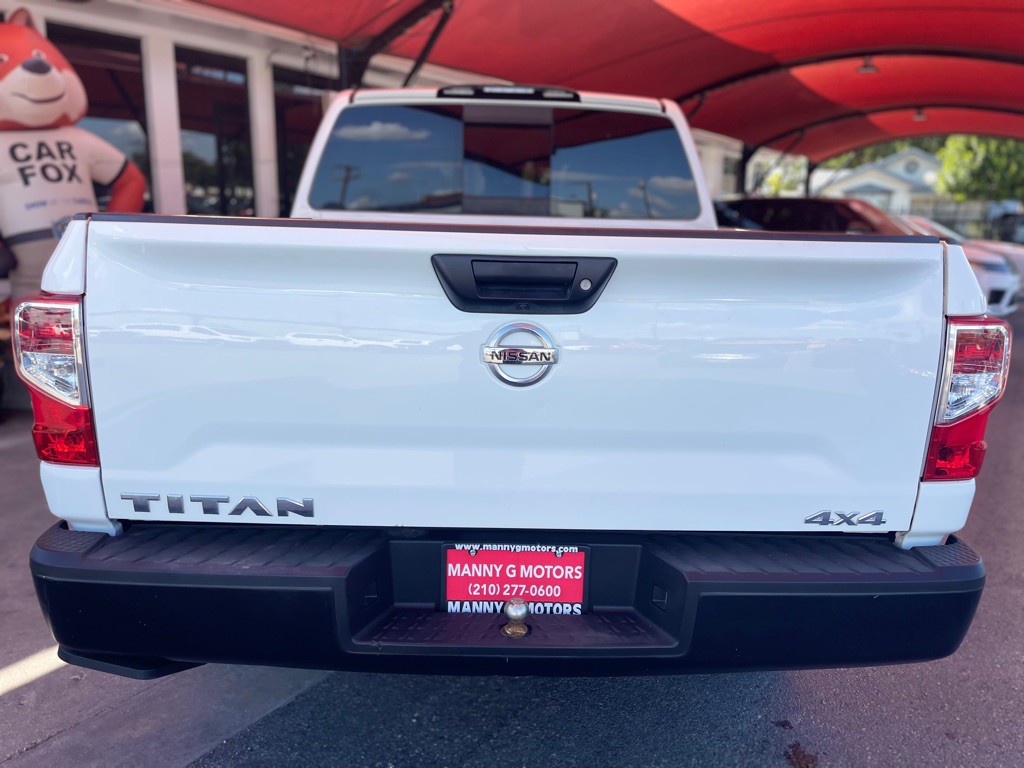 2019 Nissan Titan Image 12
