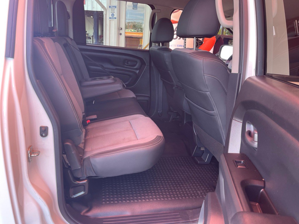 2019 Nissan Titan Image 15