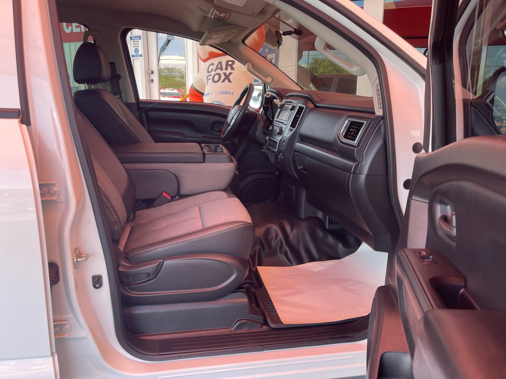 2019 Nissan Titan Image 16