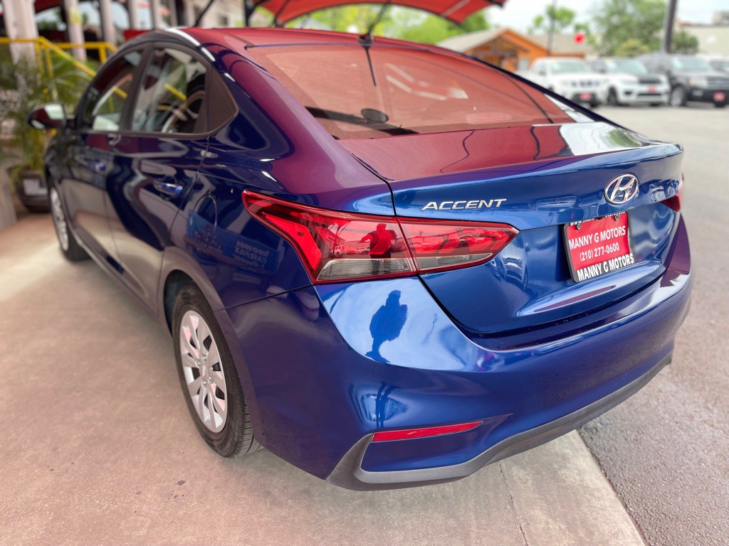 2021 Hyundai Accent Image 10
