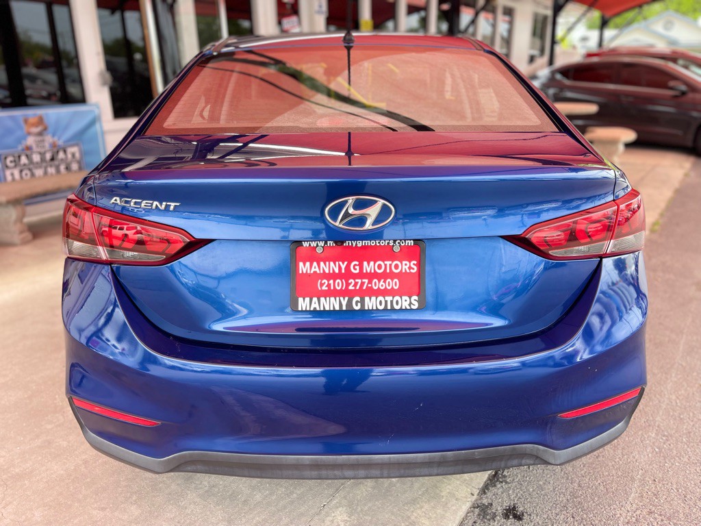 2021 Hyundai Accent Image 11