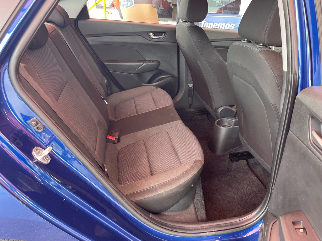 2021 Hyundai Accent Image 12