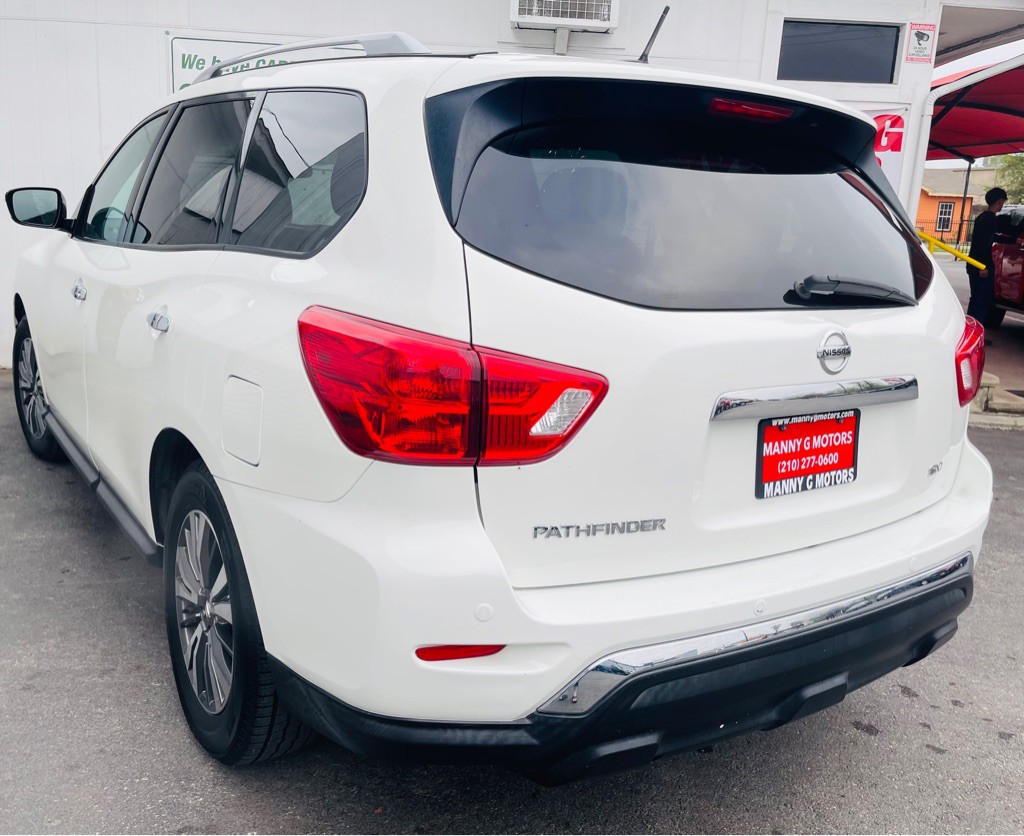 2017 Nissan Pathfinder Image 12