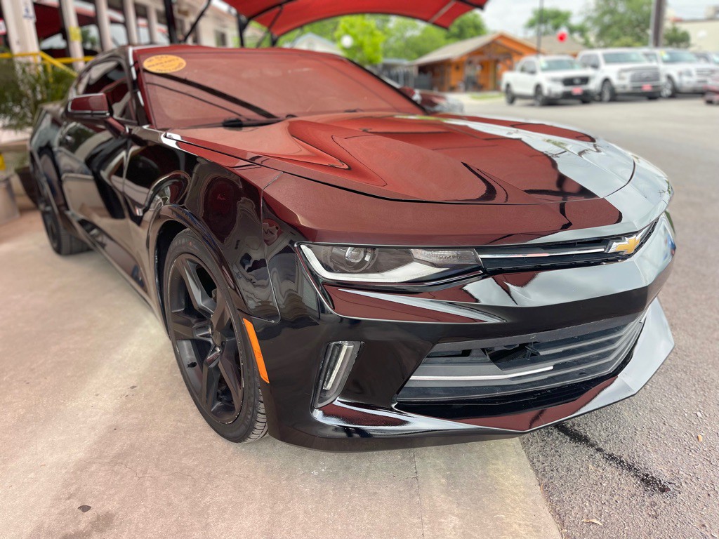 2018 Chevrolet Camaro Image 2