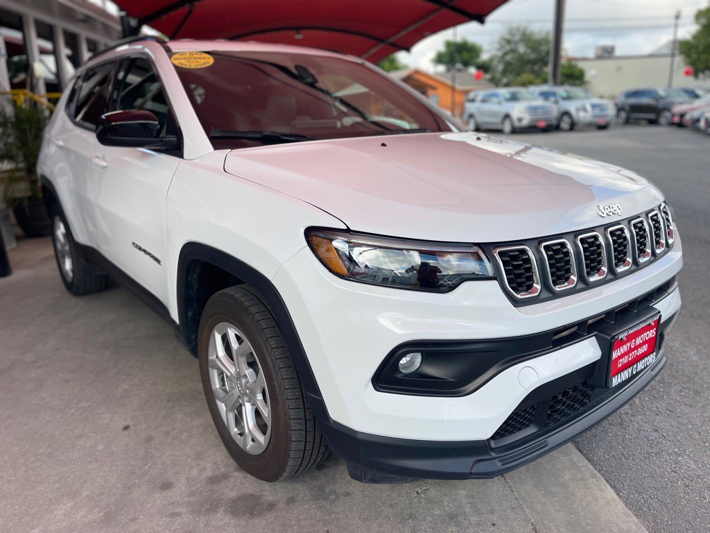 2024 Jeep Compass Image 2