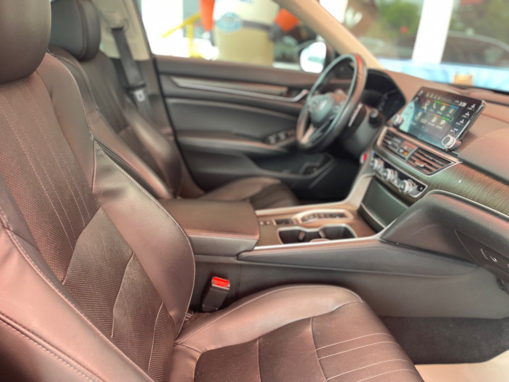 2018 Honda Accord Image 17