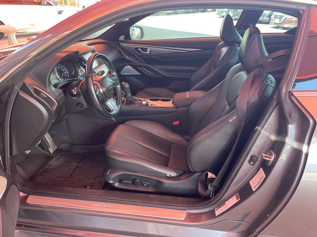 2017 INFINITI Q60 Image 6