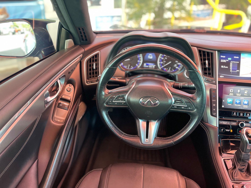 2017 INFINITI Q60 Image 7