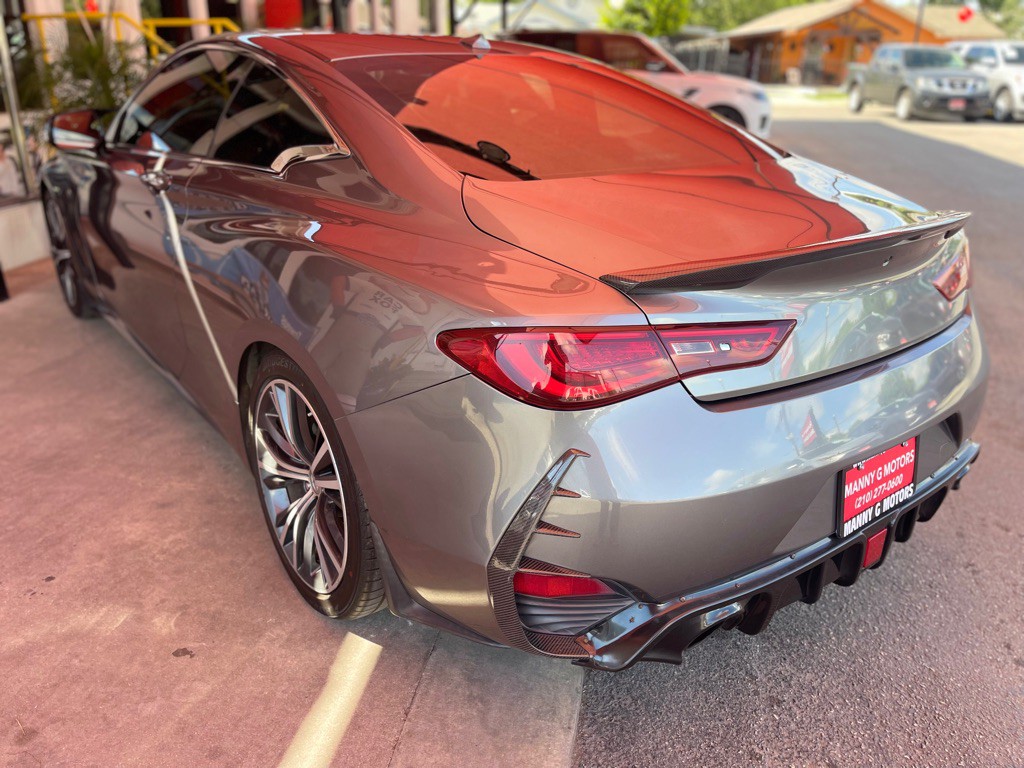 2017 INFINITI Q60 Image 18