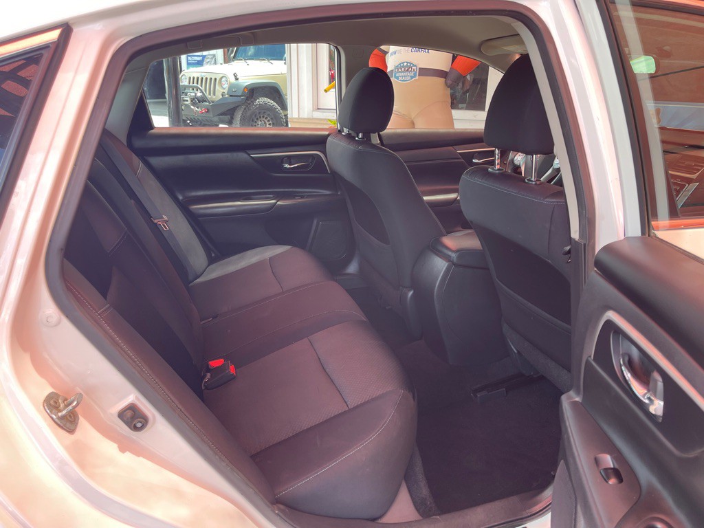 2018 Nissan Altima Image 17