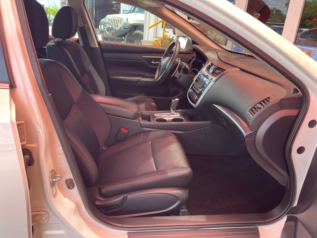 2018 Nissan Altima Image 18