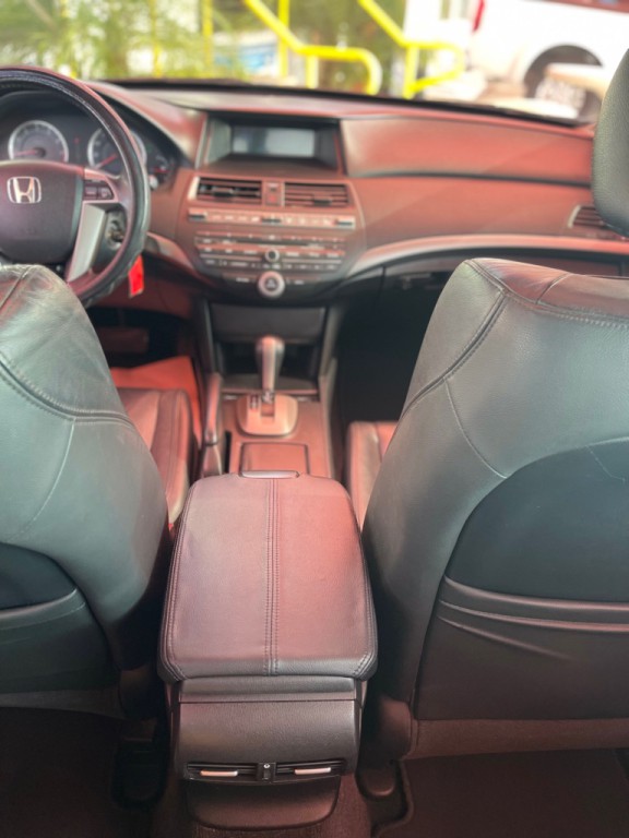 2010 Honda Accord Image 11