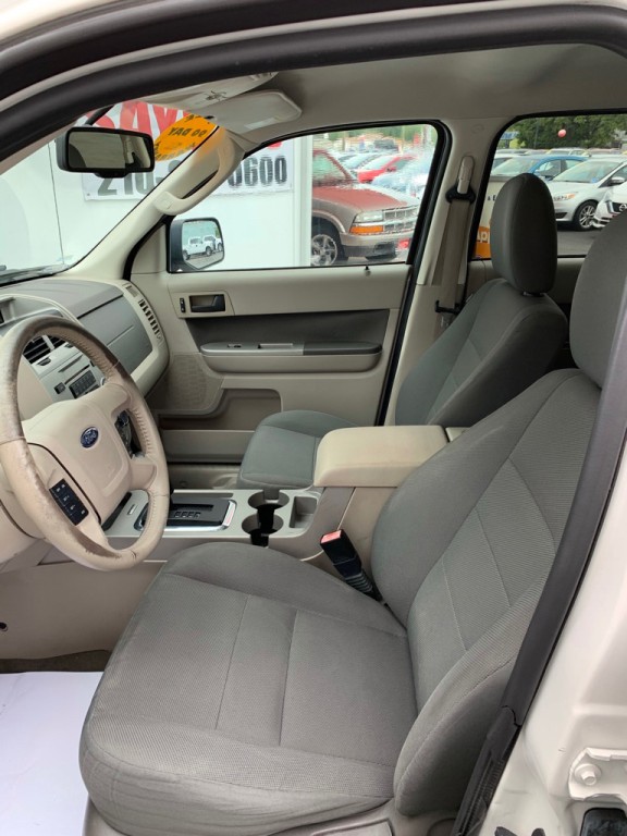 2009 Ford Escape Image 6