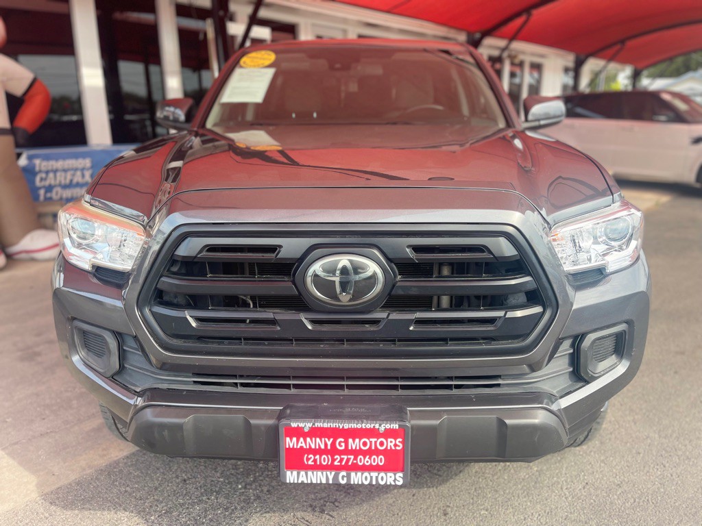 2018 Toyota Tacoma Image 2