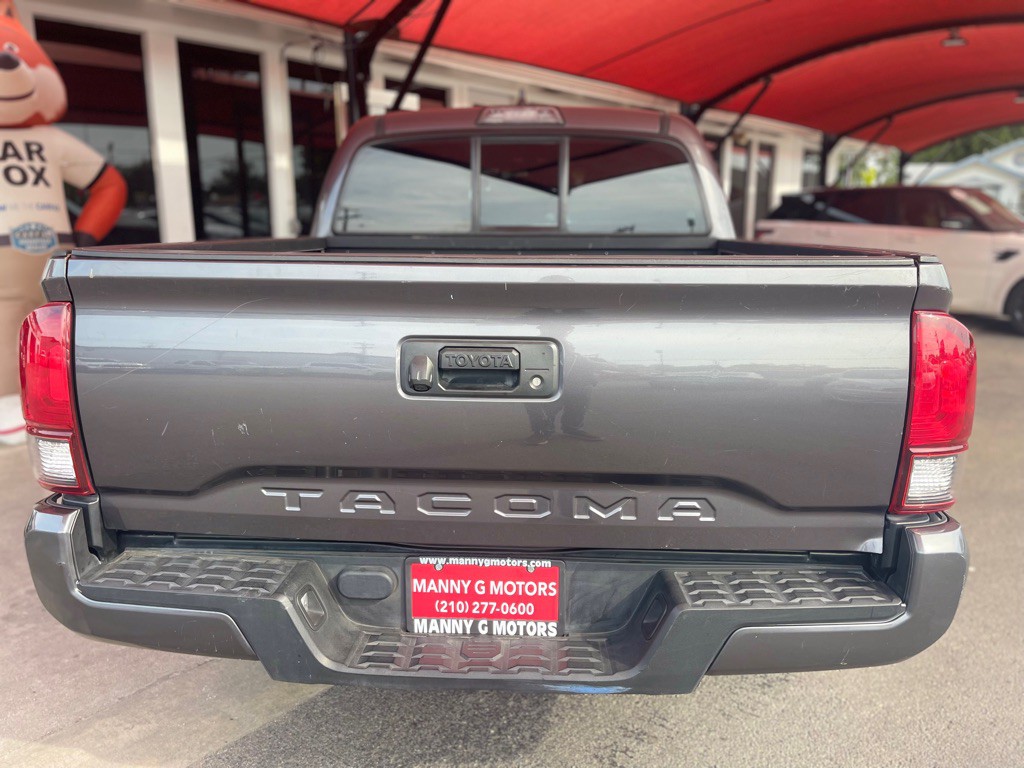 2018 Toyota Tacoma Image 13