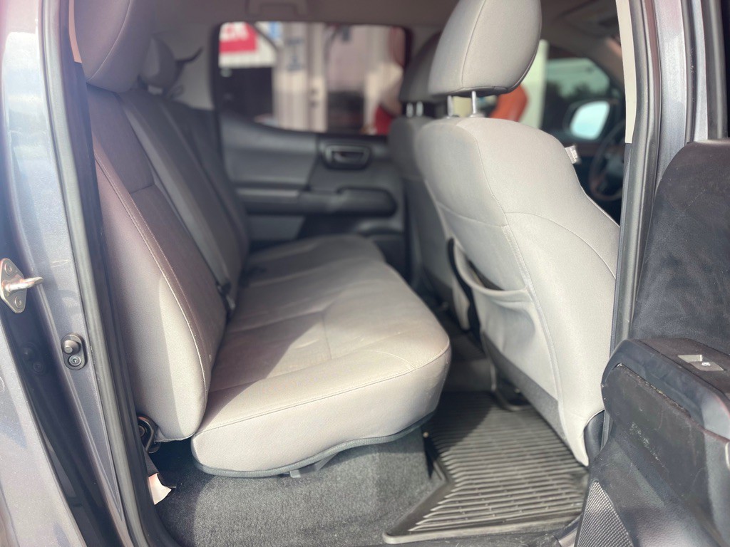 2018 Toyota Tacoma Image 14