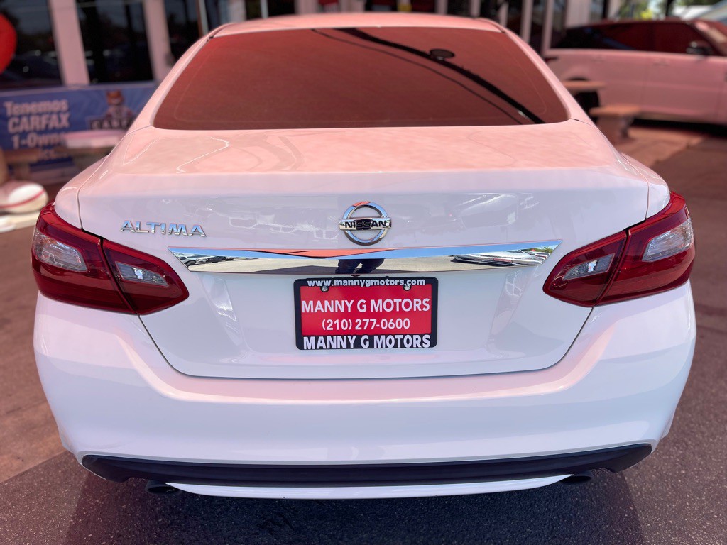 2018 Nissan Altima Image 15