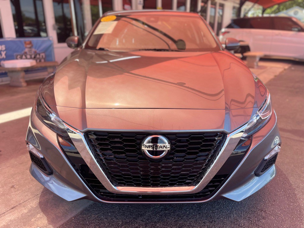 2022 Nissan Altima Image 2