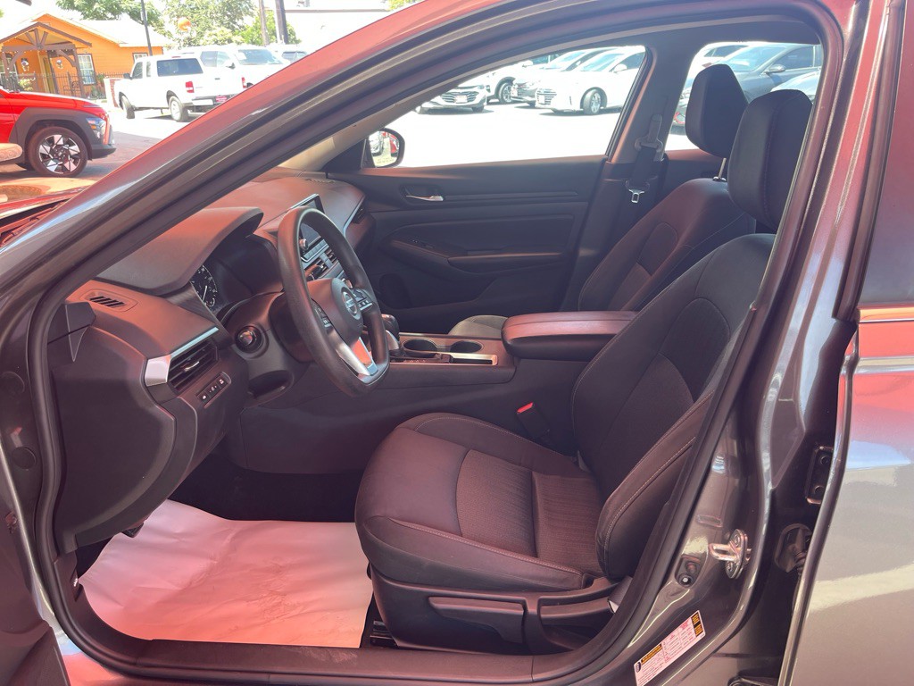 2022 Nissan Altima Image 4
