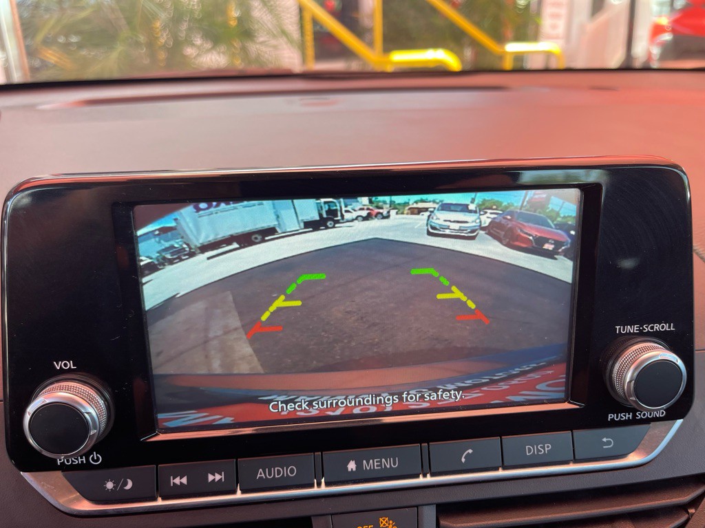 2022 Nissan Altima Image 9
