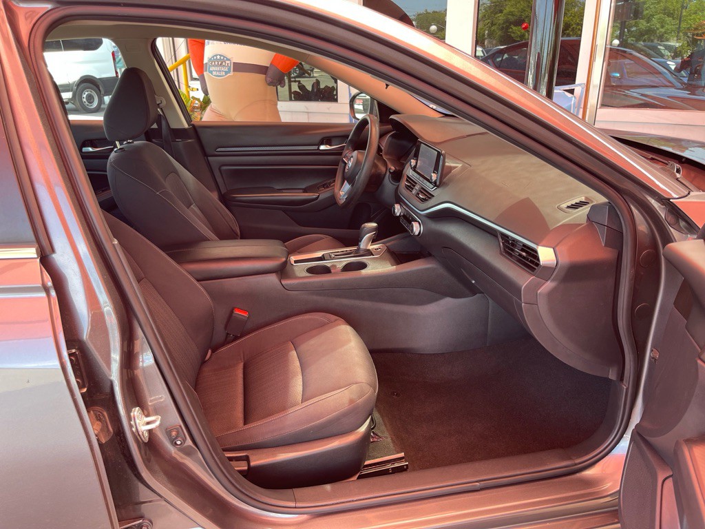2022 Nissan Altima Image 13