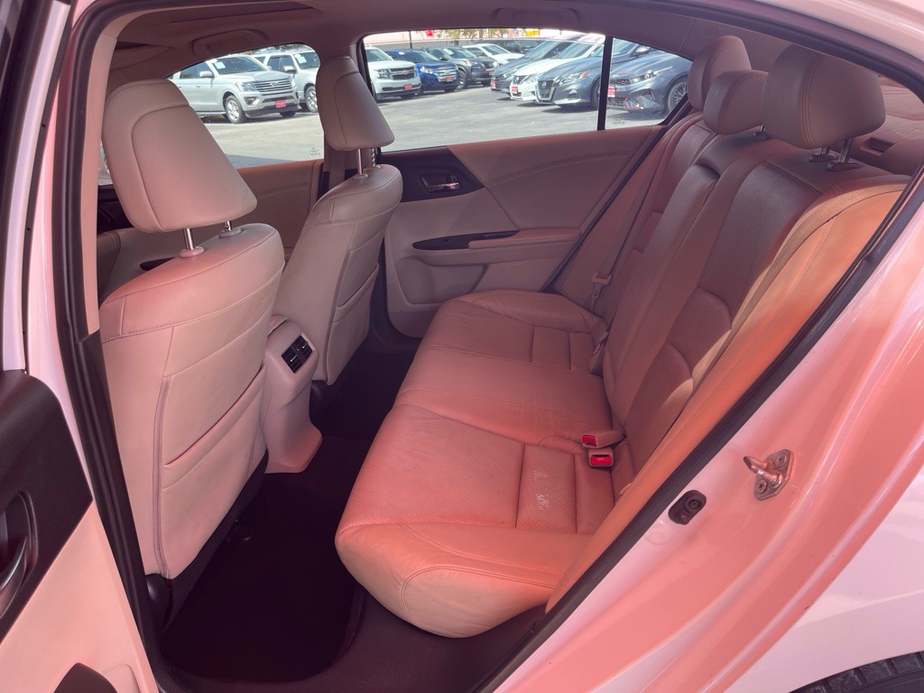 2015 Honda Accord Image 8