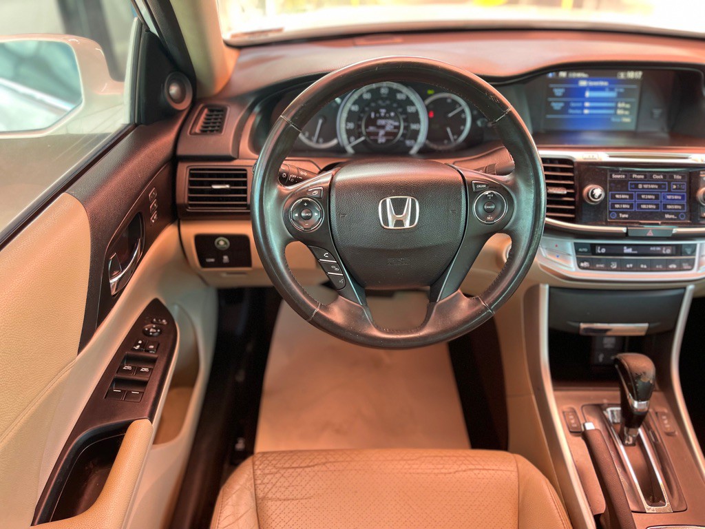 2015 Honda Accord Image 9