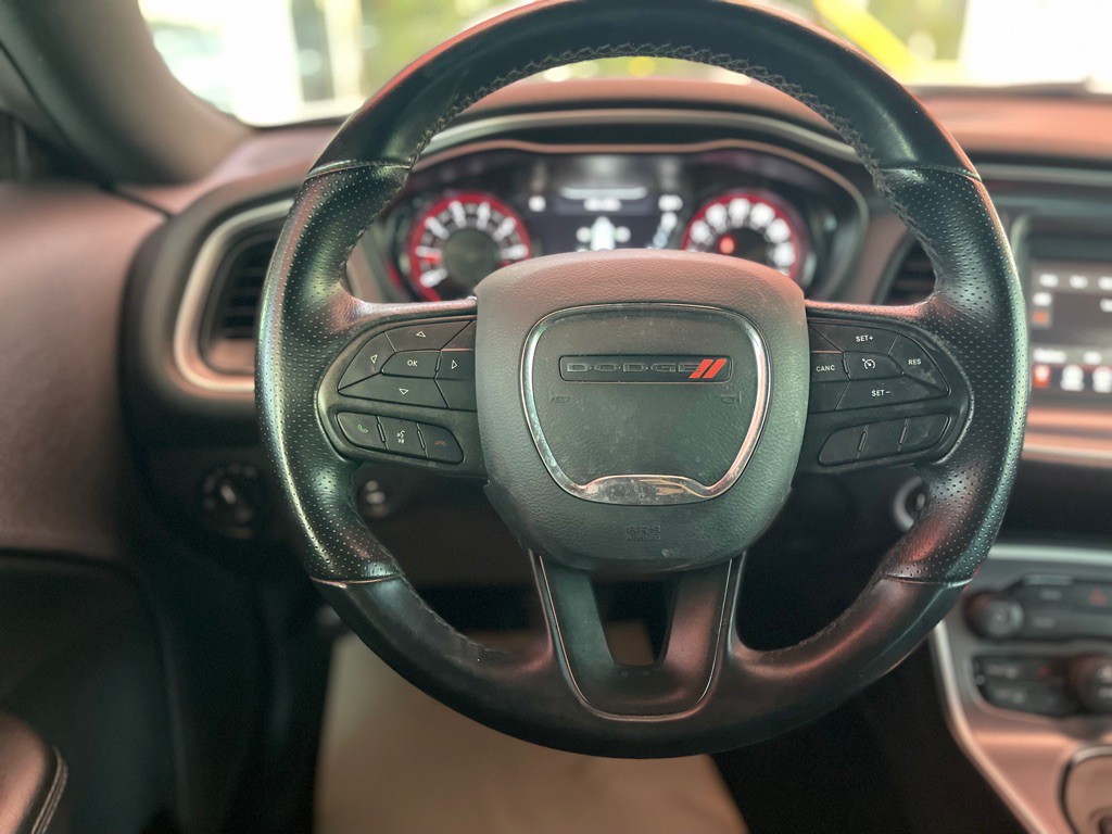 2021 Dodge Challenger Image 6