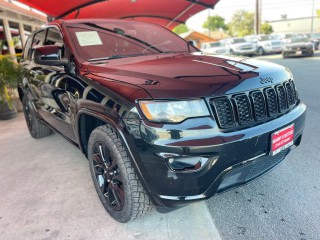 Image for 2018 Jeep Grand Cherokee Altitude ID: 6812181