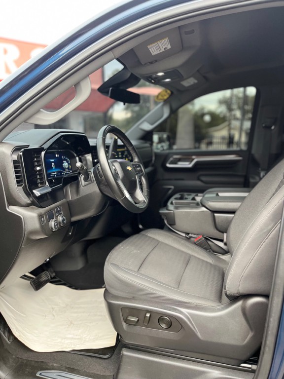 2023 Chevrolet Silverado 1500 Image 4