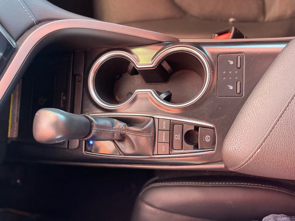 2019 Toyota Camry Image 13