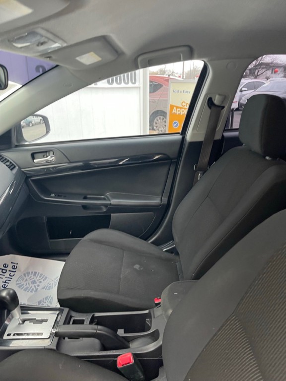2017 Mitsubishi Lancer Image 8