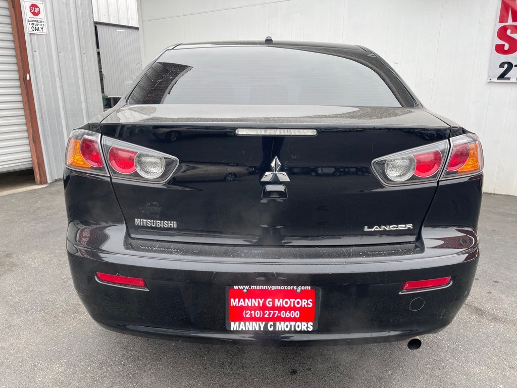 2017 Mitsubishi Lancer Image 11