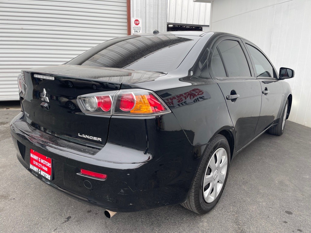 2017 Mitsubishi Lancer Image 12