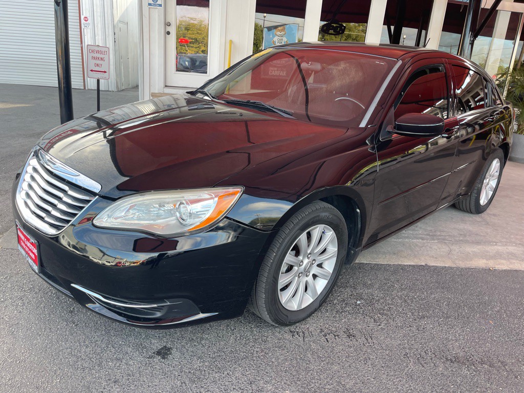 2012 Chrysler 200 Image 4