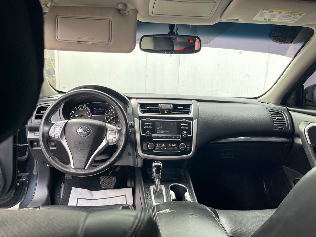 2018 Nissan Altima Image 8