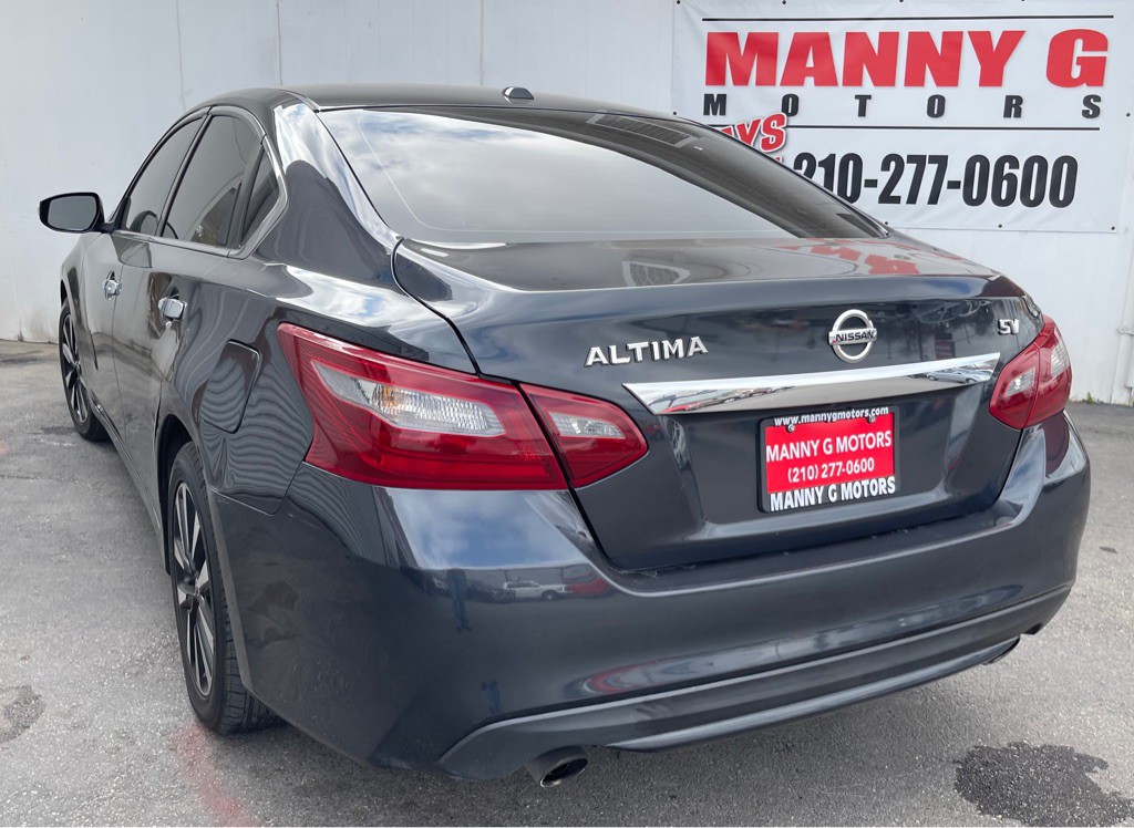 2018 Nissan Altima Image 10