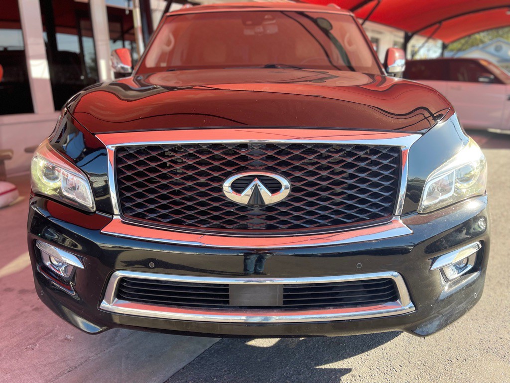 2017 INFINITI QX80 Image 2