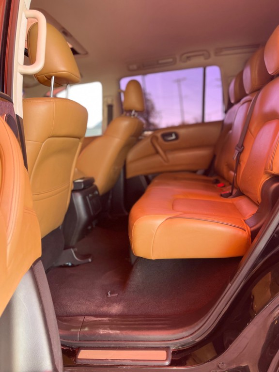 2017 INFINITI QX80 Image 5