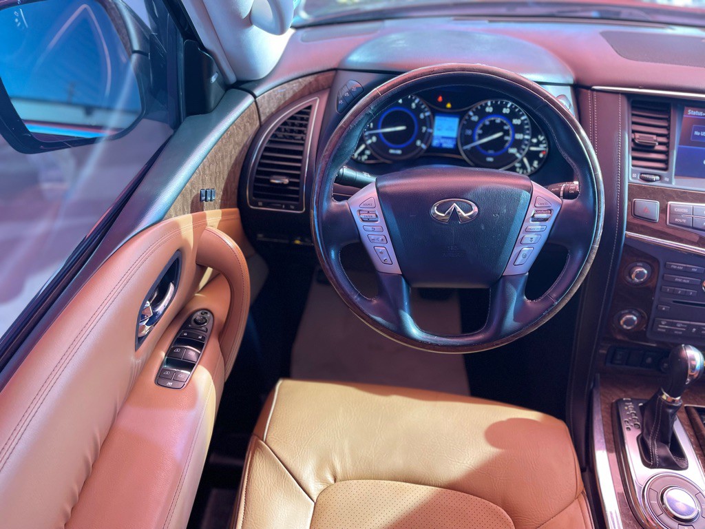 2017 INFINITI QX80 Image 6