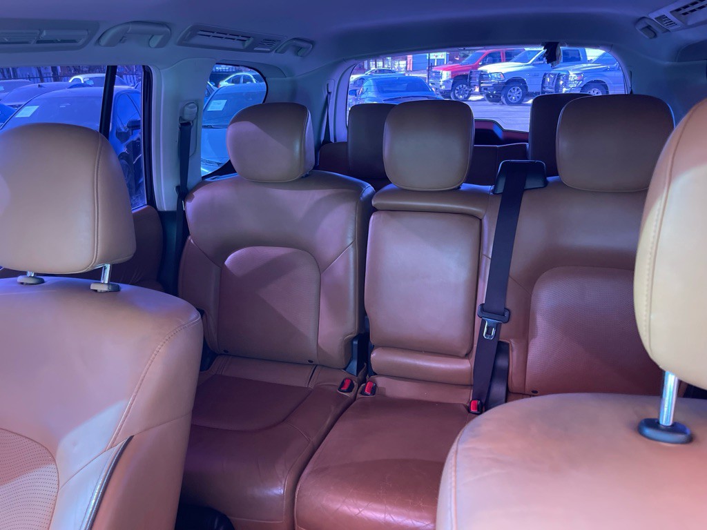 2017 INFINITI QX80 Image 14