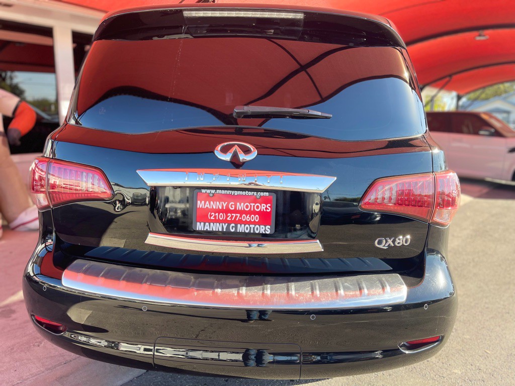 2017 INFINITI QX80 Image 16